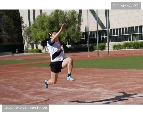 现场震撼瞬间：运动员“飞跃全场”的精彩镜头！