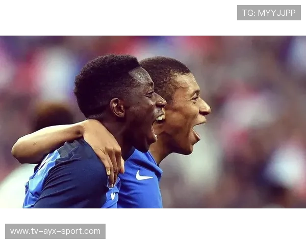 登贝莱金球夜幕后故事：姆巴佩深夜打来电话祝贺，登贝莱与姆巴佩对比